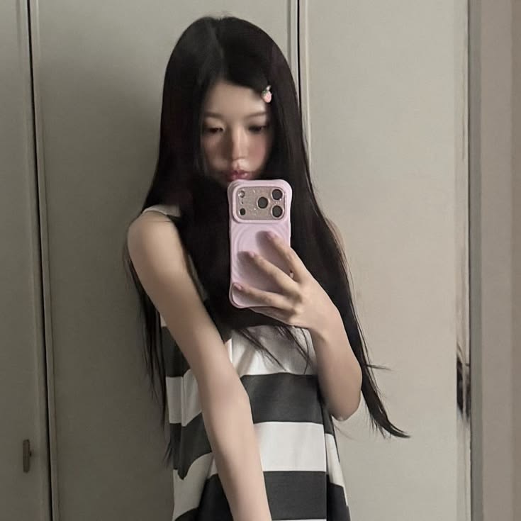 mokakcal's tweet photo. all a girl wants is to look like møka https://t.co/FDkEReupG1