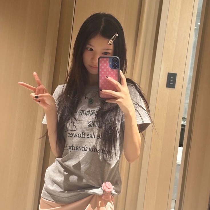 mokakcal's tweet photo. all a girl wants is to look like møka https://t.co/FDkEReupG1