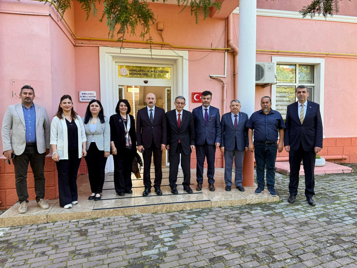 kirklarelimem's tweet photo. Önceki Dönem Tarım ve Köyişleri Bakanı, Anadolu Mektebi’nin kurucusu ve Yönetim Kurulu Başkanı Prof. Dr. Sayın Sami GÜÇLÜ, İl Millî Eğitim Müdürümüz Murat ALTINÖZ’ü makamında ziyaret etti.

@tcmeb @valikirklareli @ugurturan68 https://t.co/Bi3lWdZxfF