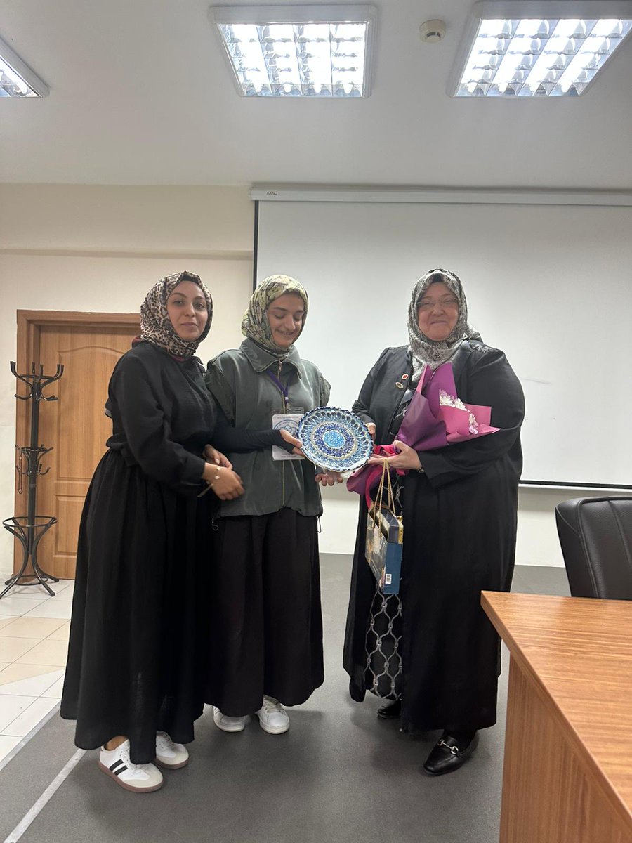DunyaCakop's tweet photo. Nevşehir Hacı Bektaş Veli Üniversitesi İlahiyat Fakültesi Dekanı Sayın Prof. Dr. Adem Çatak, Başkanımız Sayın Zuhal Öztürk’ü makamında ağırladı. Nazik misafirperverliği için kendilerine teşekkür ederiz.✨ https://t.co/LBJ6gquofy
