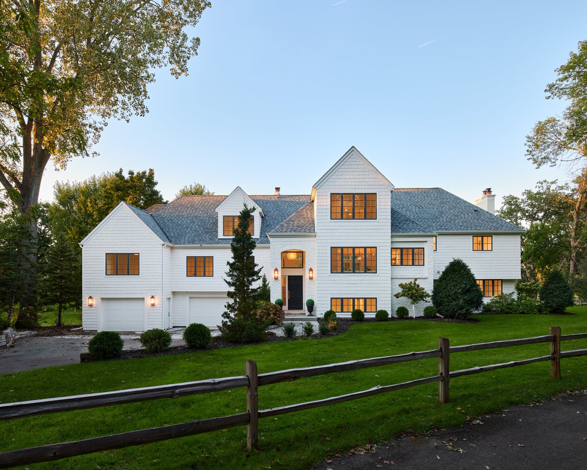 JeffreyDewing's tweet photo. * * SOLD! * *
4603 Merilane Ave | $3,600,000
6 BR + Office | 7 BA | 6,025 FSF
4-Car Garage | Beautiful Golf Course Views
Complete Interior + Exterior Remodel
Private Cul-de-sac Setting in Rolling Green!
•
•
•
#sold #coldwellbanker #luxuryhome #luxuryrealestate #edina https://t.co/JUo1l6tM6f