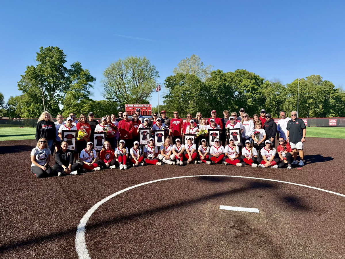 CG Trojan Softball tweet media