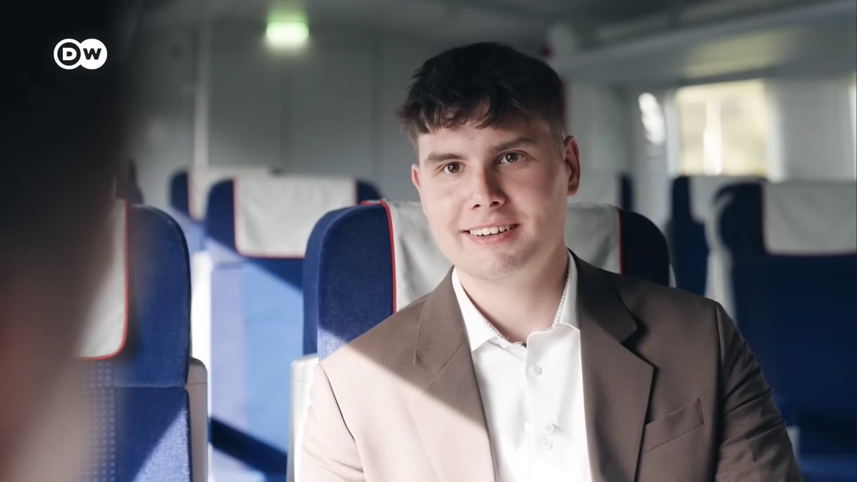 MagnetBahn's tweet photo. Die Deutsche Welle interviewte mich für einen Beitrag über den Transrapid über das Potenzial und die Zukunft der Technologie. Zudem bekam die DW als erstes Fernsehteam Zugang zum Transrapid 09 in Nortrup! Sehenswertes Video auf YouTube, Link unten! https://t.co/MJzBjm7ZYx