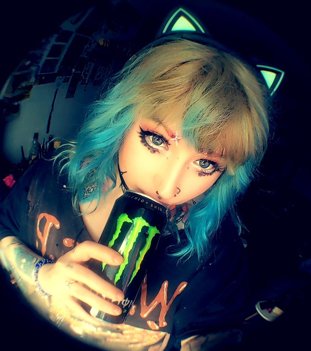 OSkychann's tweet photo. I like monster 💀 

#emo #kawaii #tattoos #monsterenergy #fyp https://t.co/azoQbyKf3I