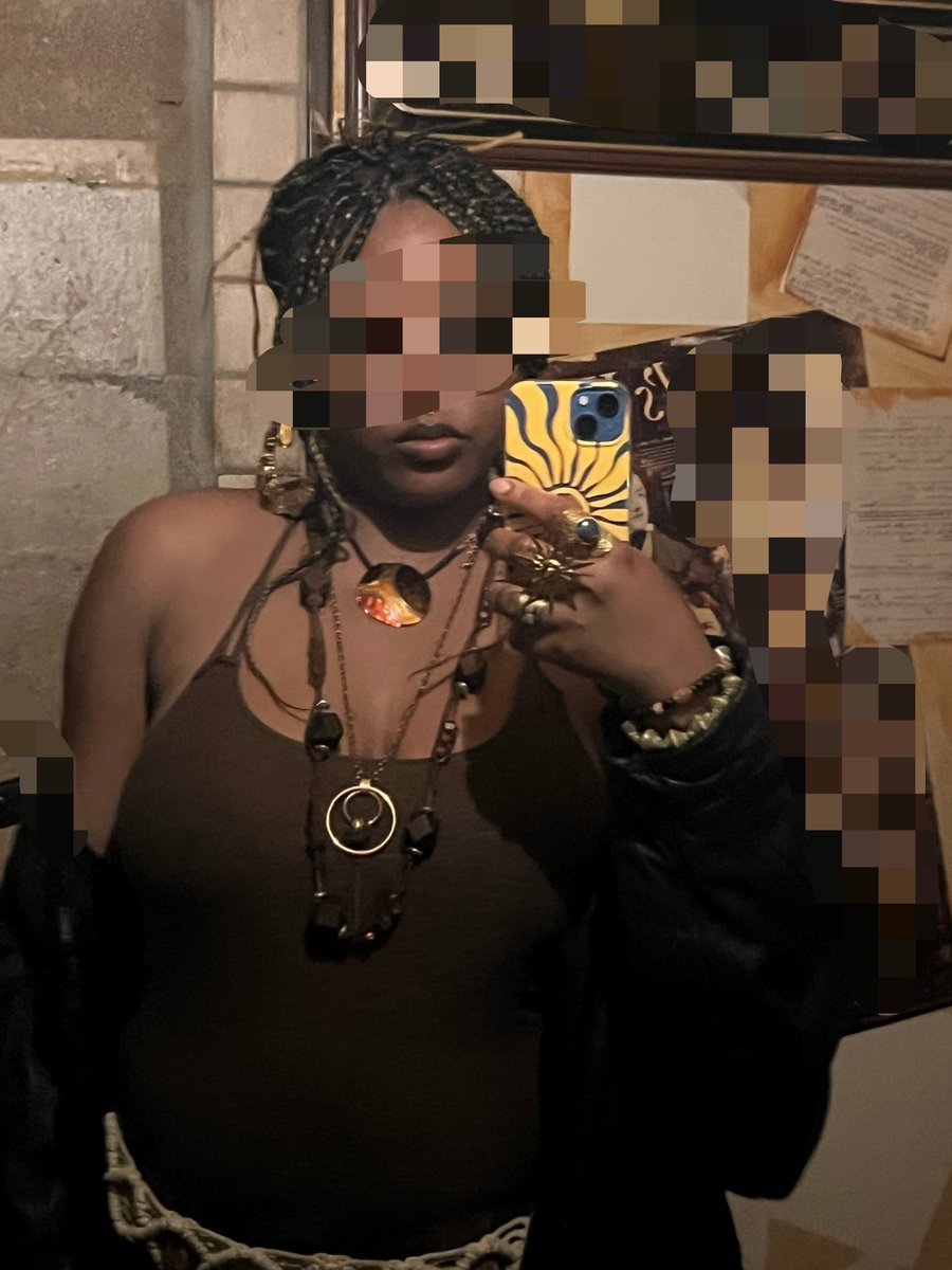 Flicy635699's tweet photo. ⚠️ besoin d’argent urgent ⚠️

alors viens raquer bouffon, viens servir ta reine #paypig #moneyslave #moneymiss #soumis #ATM #domina https://t.co/PYtBM1FbOG