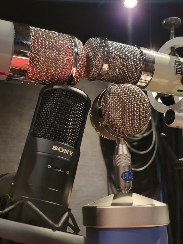 labL75609484's tweet photo. 東京品川区のレコーディングスタジオ、ラボエルではSony #C800G 9X
を導入しました。
他のチューブマイクは
#U67s
#U67 現行
#M149
#REDD 
#Bottle
#BOCK241
などがあります！
https://t.co/XRGFtlk7nW https://t.co/Yp1e7xRcWK