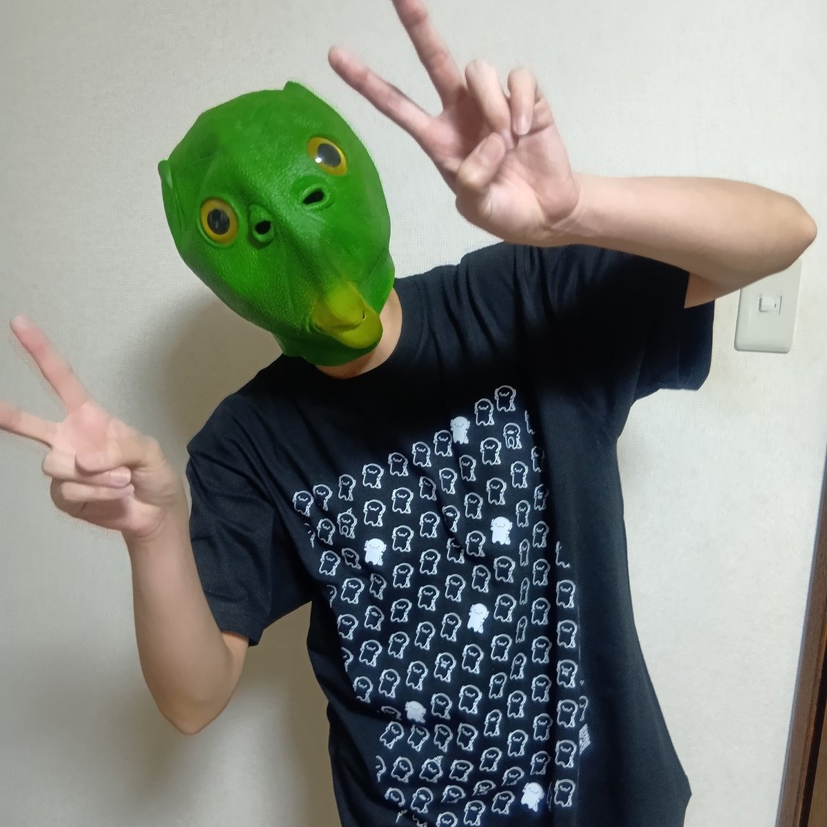寿司3貫Tシャツは位置が下過ぎたので調整します。 寿司パTと復刻(オン