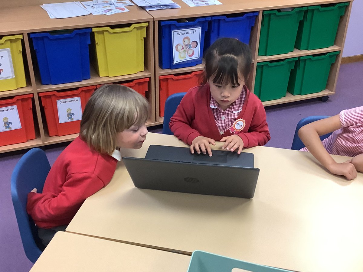 Y1OPS's tweet photo. Amazing work today in our #computing lesson. Children have been using the word document and changing the font, the font size and the colour of the text. https://t.co/DM8Hody4iU