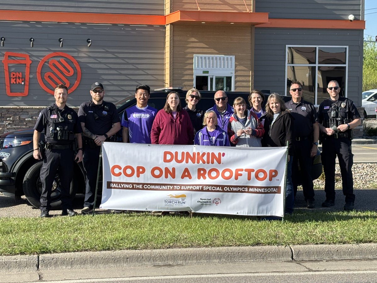 BuffaloMN's tweet photo. Come out and support Dunkin' Cop on a Rooftop.

Now until 11:00 AM.

Donations to SPECIAL OLYMPICS Minnesota will result in a coupon for a free donut or coffee! https://t.co/3fFHSGn6VP
