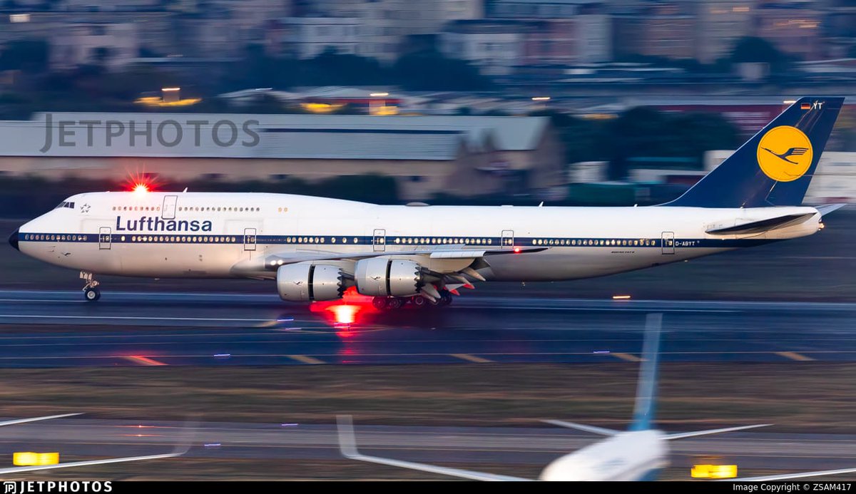 flaps10arg's tweet photo. ✈️🇩🇪 Luego de estar 6 semanas en mantenimiento en Xiamen,el Boeing 747-830 D-ABYT livery Retro de Lufthansa vuelve a Frankfurt,arribo a las 15:45hs Hora Local como DLH9911. https://t.co/A9NvtJ8t4y