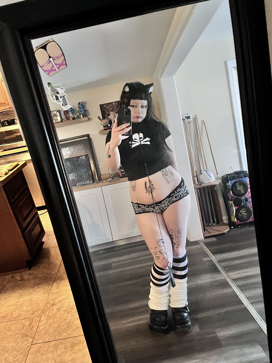 NyooKitty's tweet photo. Cat girl 
#neko #catgirl #alt #meow https://t.co/MpNrRzn3VP