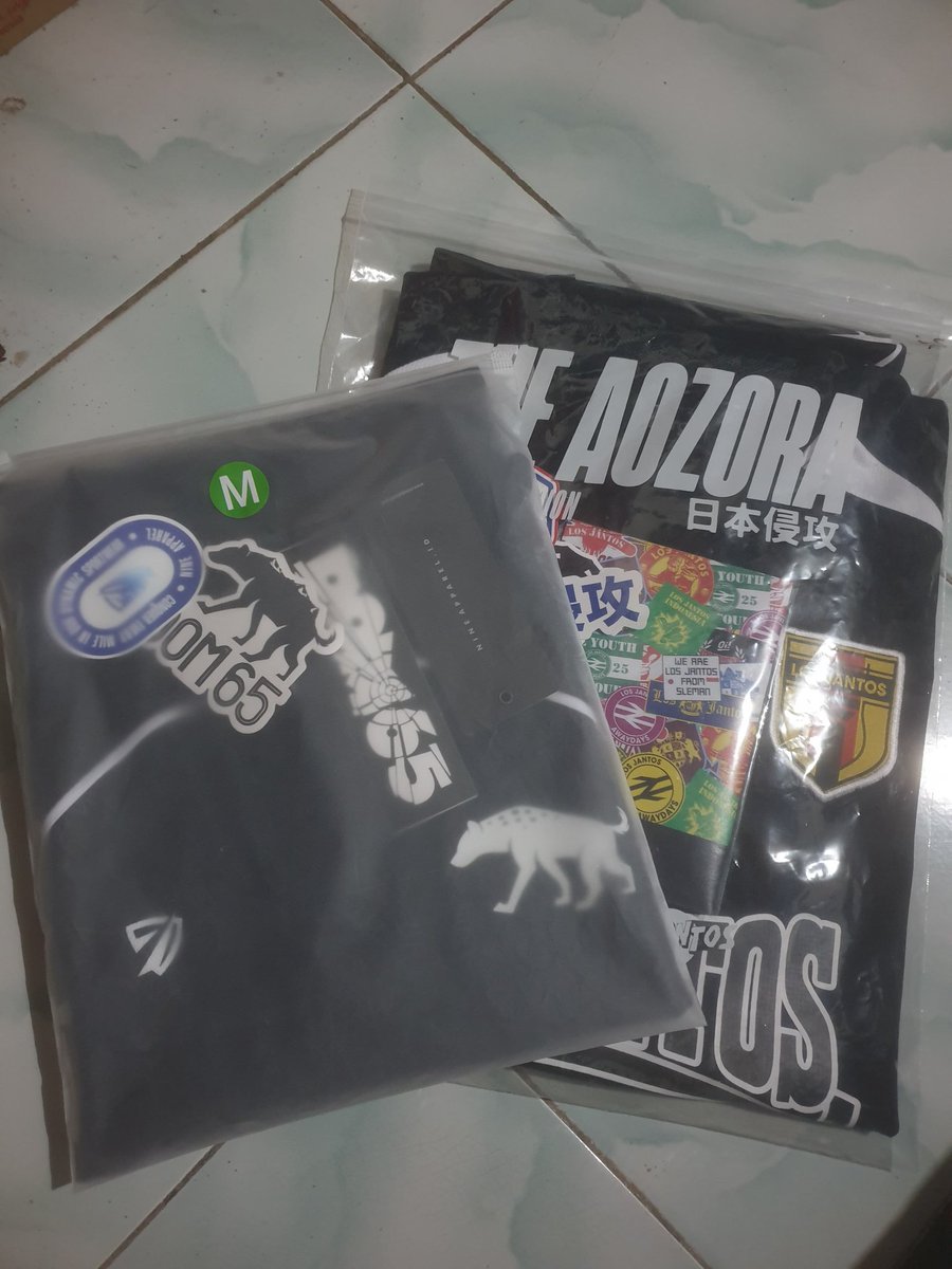 sinugrooho's tweet photo. Dijual Jersey
1.Los Jantos The Aozora Ls Sz L
2.Dom65 Sz M

Lok Prambanan
Minus pemakaian 
Bantu retwet mas @JanganGoyah https://t.co/pdhUDyKO9Z