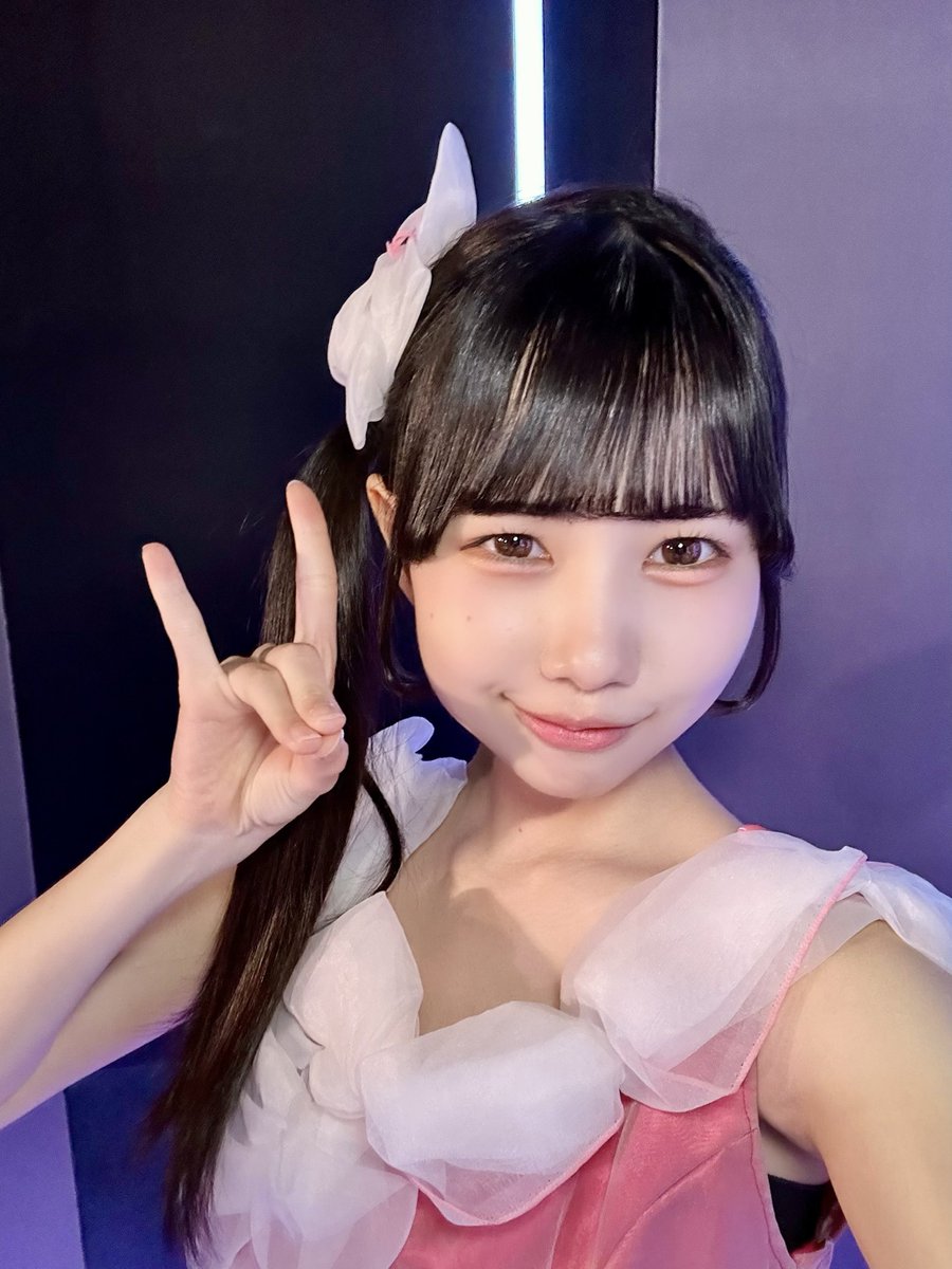 17ueda's tweet photo. 2026.5.5 桃色革命✖︎Jumping Kiss 至高のノンストップツーマン
会場：原宿GE Theater
さーたん(@j_kiss_sae )
りさちぃ(@sakurai__lisa )

GW後半？声が不調だった分Zeppなんばに期待のさーたんと、今回のポーズにはちゃんと意味があるりさちぃ〜

#平川咲衣 #桜井里咲 #JumpingKiss #ジャンキス https://t.co/qAX7YrU8ZG