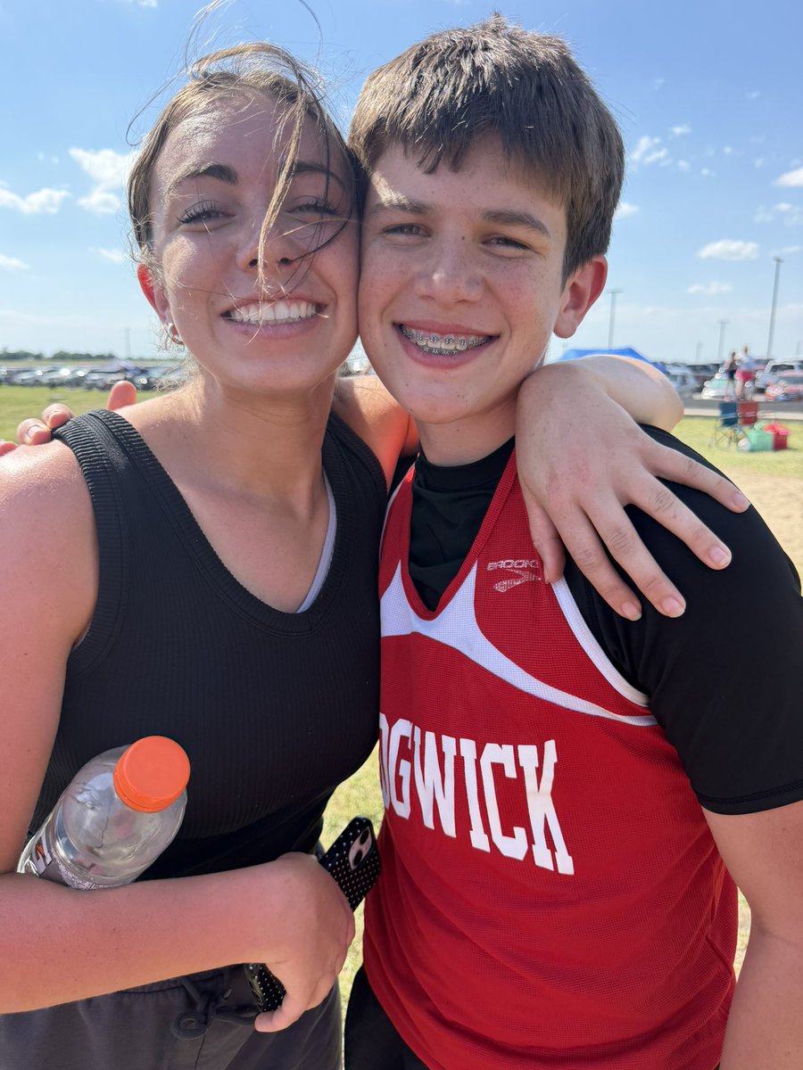 swedes95's tweet photo. HX-wraps up his last 7th grade season. Smiles sum it up. https://t.co/FjY49eAN8d