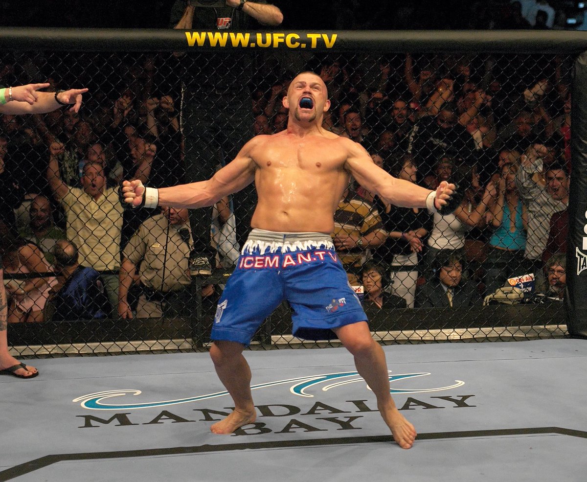 UFC tweet media