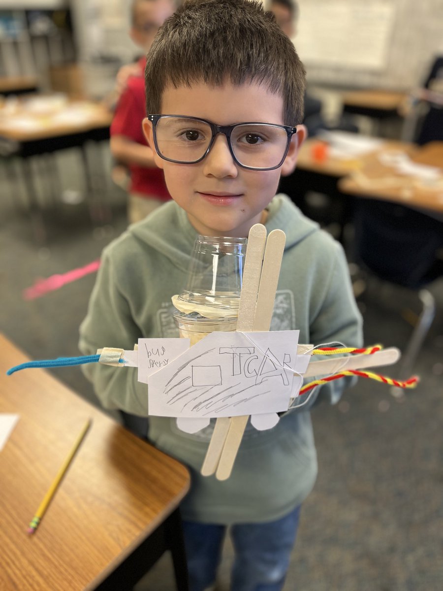 IISD_iLearn's tweet photo. Literature 📚 + Engineering and Design Process 🏗️ = STEM SUCCESS!  Way to go @BartonBuff ! https://t.co/0WGmjsPdXe