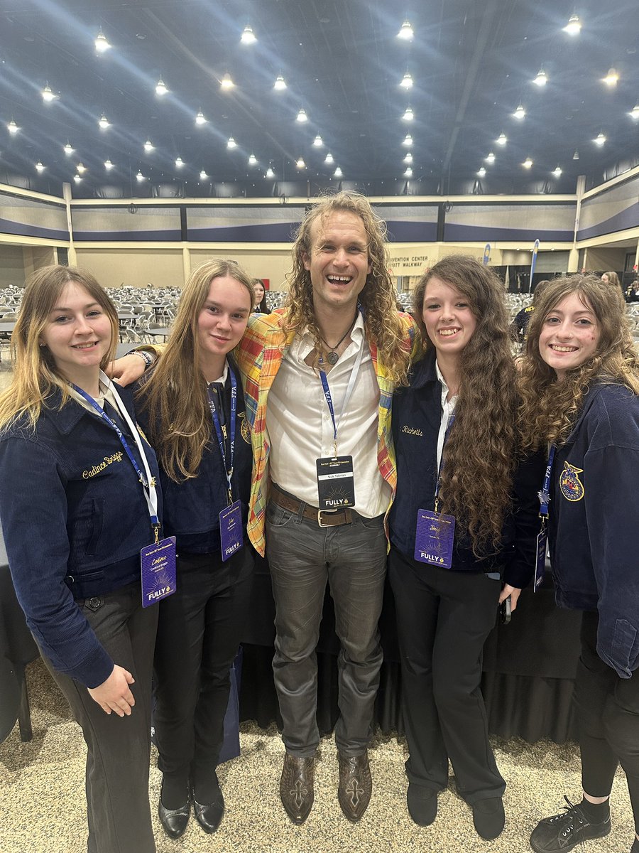 NickTokman's tweet photo. New York FFA Association, it was an honor and a privilege to be a part of your Convention. Remember, you are FULLY the difference in your life and the impact you bring to others around you. Go do amazing things. #muchlove #becomeyourcaptain #ntsunshine out ♥️😎🐈‍⬛ https://t.co/198UeZqOsd