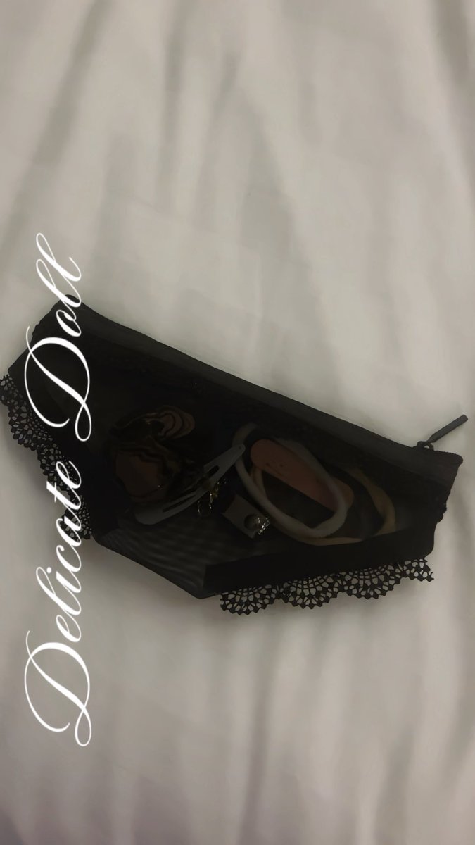 gothmisty's tweet photo. 𝑚𝑦 𝑝𝑒𝑟𝑠𝑜𝑛𝑎𝑙 𝑏𝑎𝑔 𖤝 https://t.co/qG8j1O3SWO