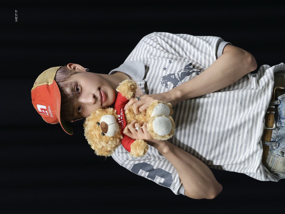 wake27up's tweet photo. Berklee🐻#KEEHO #기호 https://t.co/nAnuuVO86Z