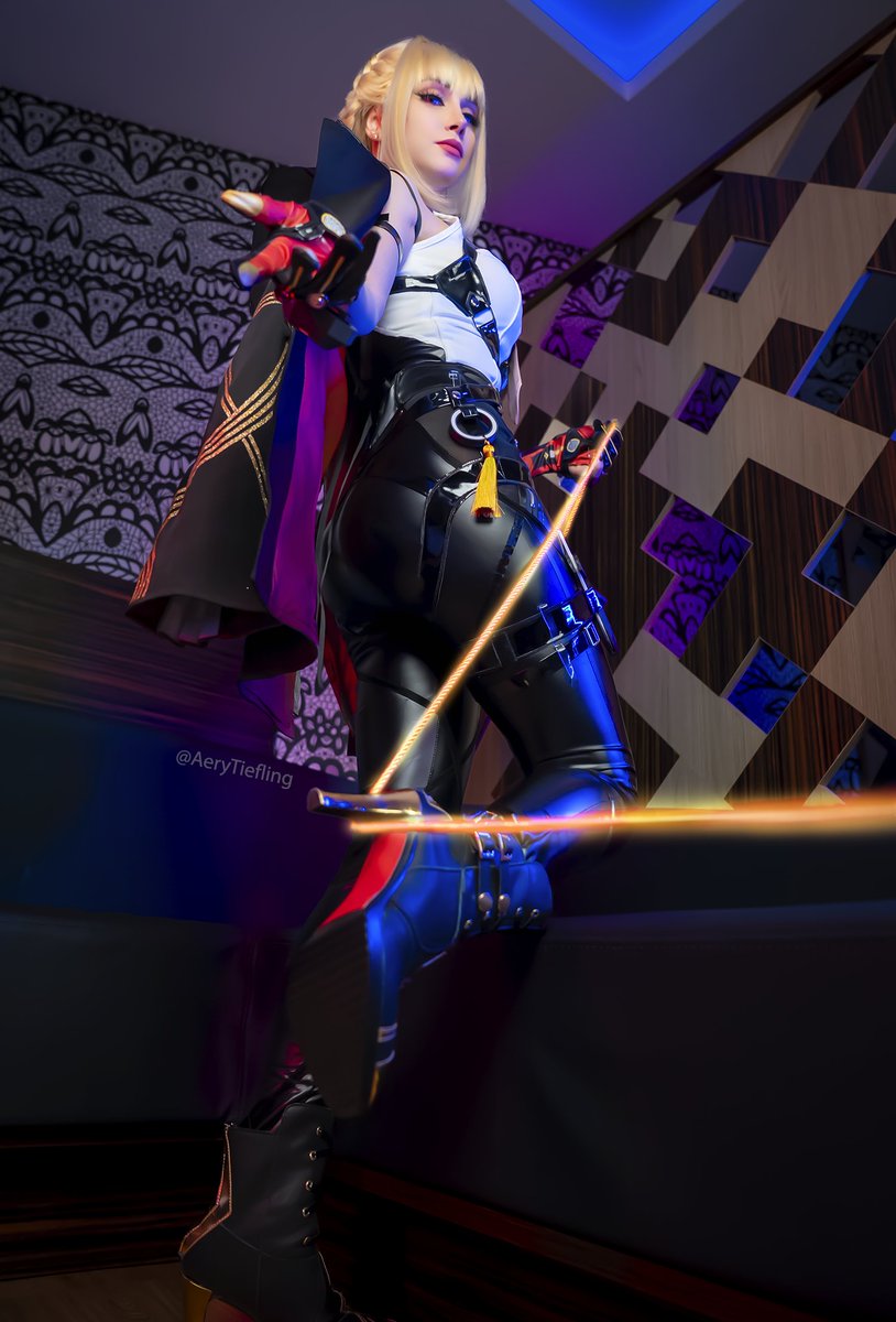 AeryTiefling's tweet photo. Real Evelyn fans will notice the mistake I did on this cosplay 😳 https://t.co/rzULUHxELT