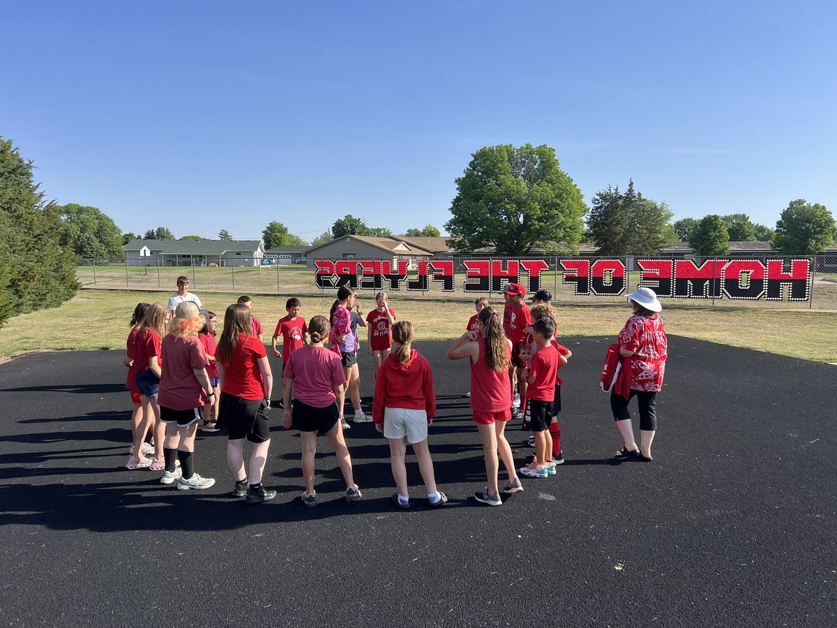 NEadvantage's tweet photo. There’s few things more nostalgic than an elementary Field Day, and in Franklin the Flyers take theirs up a notch!

“This is the last hoorah. It’s a great way to celebrate the school year and the students.”

It’s the last day of school in Franklin, and there’s smiles all around. https://t.co/V6D4O7uPgH