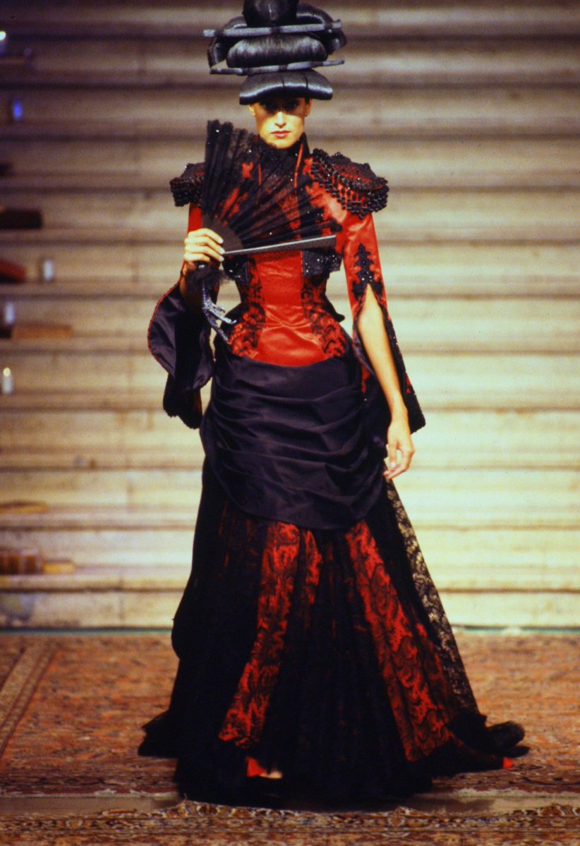 countessss666's tweet photo. The dress Lady Gaga wore is a special piece from the 1998 Alexander McQueen collection. Considering Alexander McQueen passed away in 2010, it's unlikely he could have simply copied the dress Madonna wore in 2015. https://t.co/cRdYhESBvx