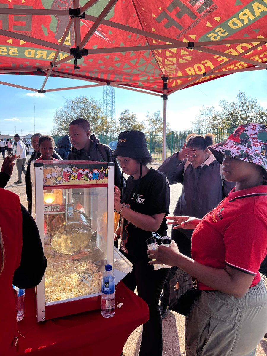 EFFGautengProv's tweet photo. 🚨In Pictures🚨

The EFF Ekurhuleni South Sub-Region conducted Mass Voter Registration Campaign at Sijabulile Senior Secondary School in Katlehong. 

#RegisterToVoteEFF  In The 2026 Local Government Elections On The Following Link: https://t.co/RdW8o1Zm4x https://t.co/B8eqPM8xzb