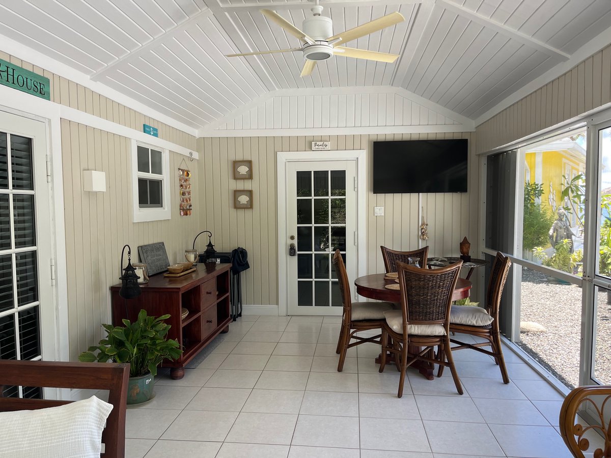 PoMBeachFrVilla's tweet photo. 🌴 Escape to Paradise at PieceOfMineBeachfrontVilla 
Perfect for a romantic getaway or a relaxing island escape! 💙

Book your stay today:
PieceOfMineBeachfrontVilla
+1 345-916-0709
travelplus72@gmail.com

#GrandCayman #IslandVacation #CaymanIslands  #PieceOfMineBeachfrontVilla https://t.co/hcpotaOAHF