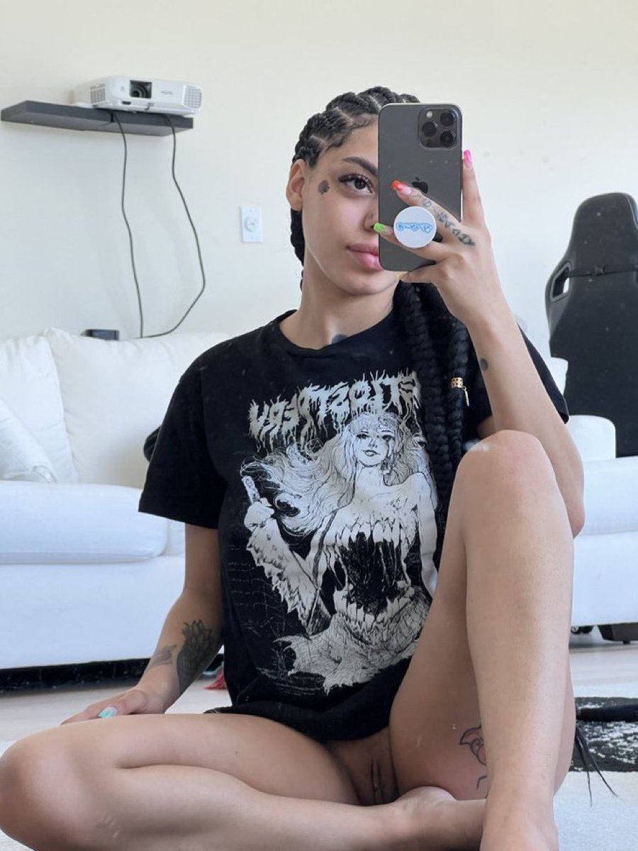 ꧁༒MiaLatinTS ༒꧂ tweet media