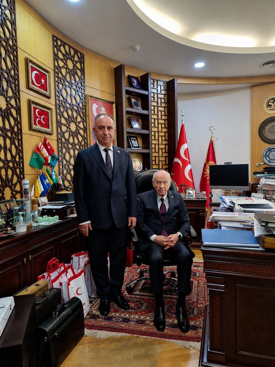 MhpkonyaIl42's tweet photo. İl Başkanımız Sayın Remzi Karaarslan, Türk Dünyasının Bilge Lideri, Saygıdeğer Büyüğümüz, Genel Başkanımız Sayın Devlet Bahçeli Beyi ziyaret ederek çalışmalarımız hakkında bilgi verdiler, emir ve talimatlarının yanısıra hayır dualarını aldılar.
#MHPKonya #BilgeLiderDevletBahçeli https://t.co/zrcJJBPE6J