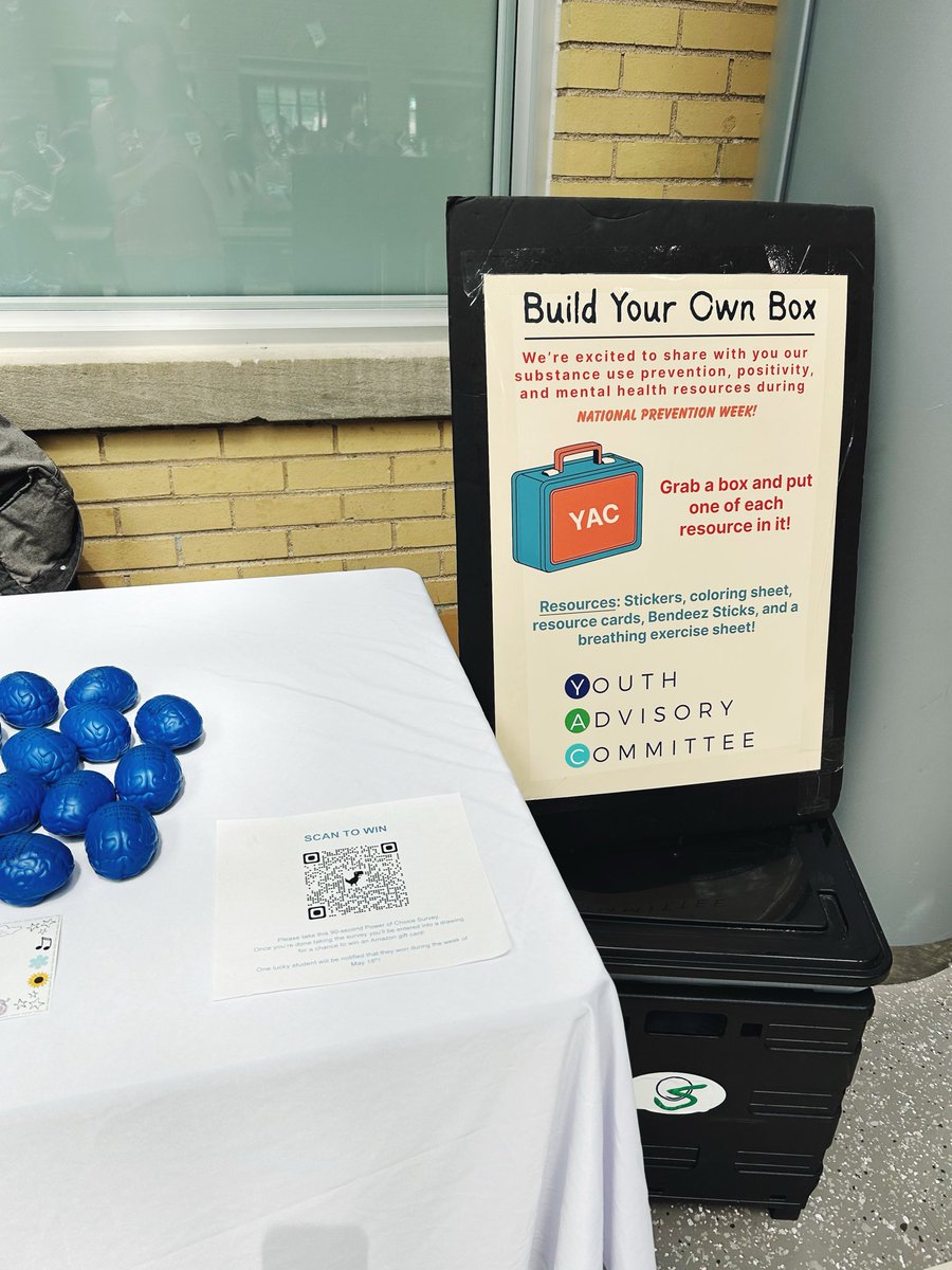 360Prevention's tweet photo. The Youth Advisory Committee had a great time sharing substance use prevention, positivity, and mental health resources to NVHS, NCHS, and NNHS students as they tabled this week for National Prevention Week! https://t.co/glfFSvcGaK