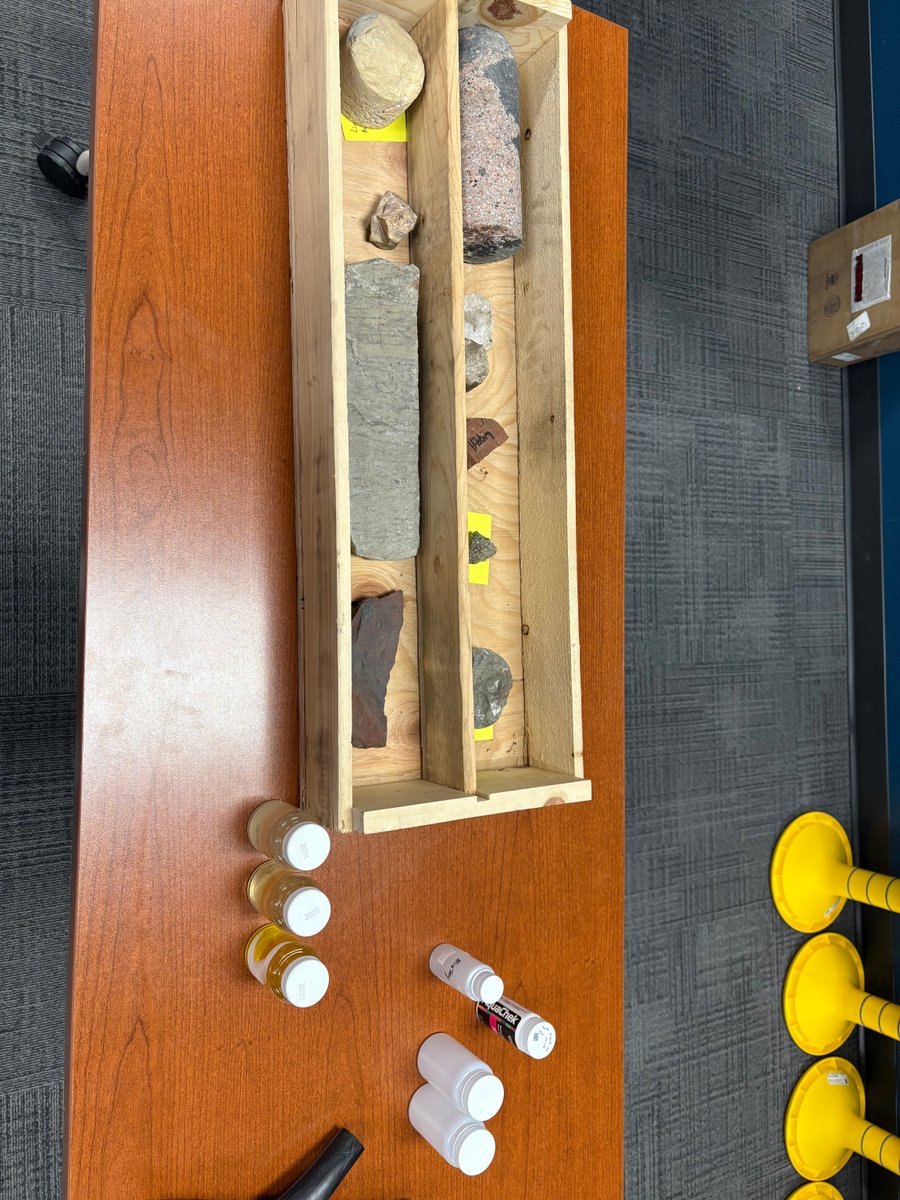 BGCMN's tweet photo. CareerSTART dove into water, rocks &amp; careers at Southside Boys &amp; Girls Club with Matt from @TrautCompanies! Teens explored geology, water safety, &amp; got resume help. #CareerSTART #FutureReady https://t.co/YCN8iXVfNo