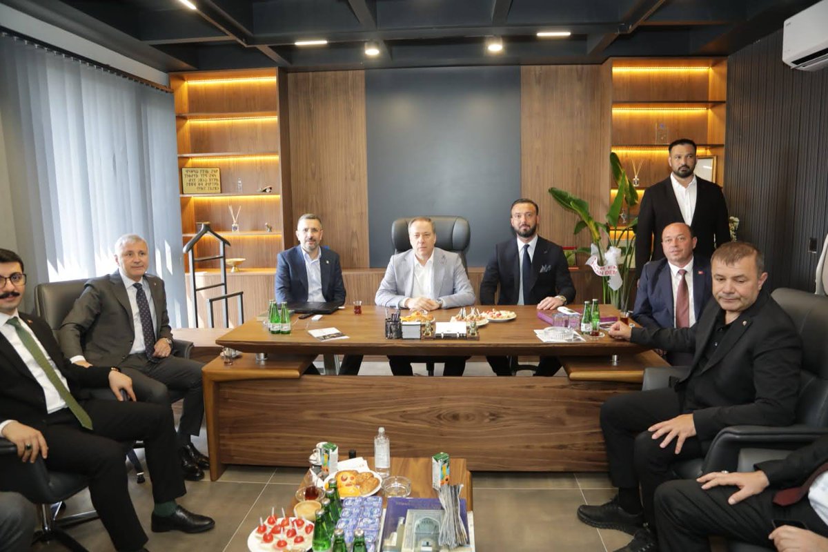 erdemercan54's tweet photo. ���� Ferizli

SATSO Üyemiz Kılkış Yapı’nın yeni yönetim binasının açılışına iştirak ettik, kıymetli il protokolümüz ve değerli katılımcılar ile bir araya geldik.

Firma sahibi Halim Kılkış'a hayırlı olsun dileklerimi iletiyor, bereketli bol kazançlar diliyorum. https://t.co/T6h9Zi3P5H