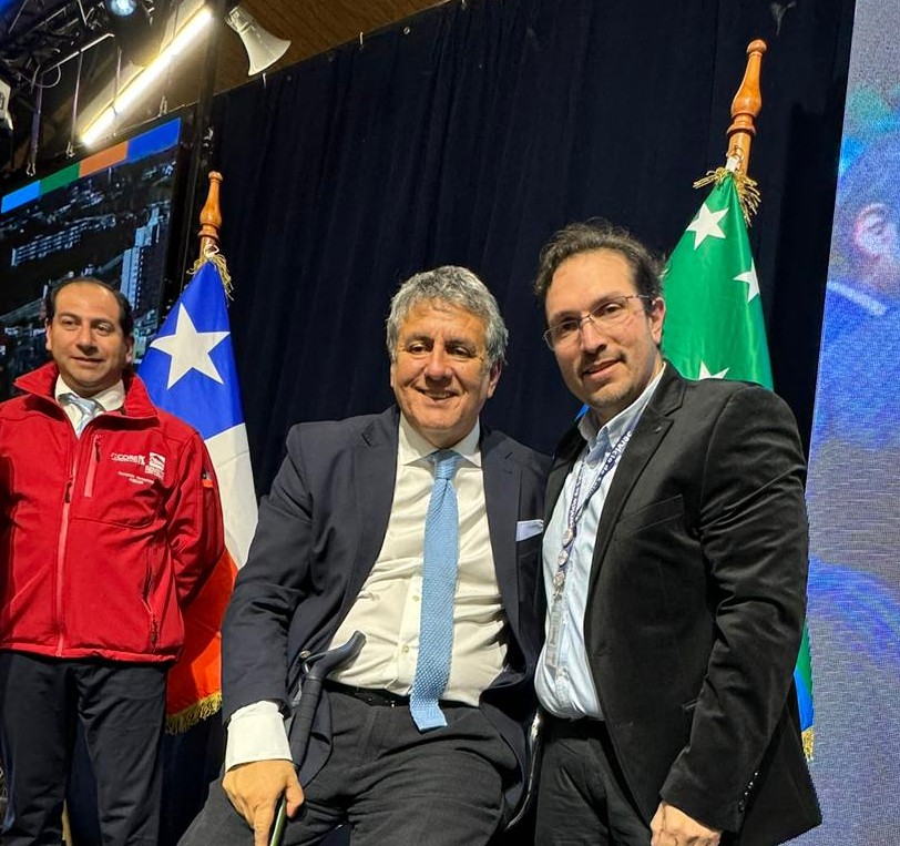 SaludChiloe's tweet photo. 👏El Gobernador Regional de Los Lagos, Alejandro Santana, rindió Cuenta Pública, instancia en la que participó el director del @SaludChiloe , Francisco Camilo,reafirmando el compromiso de continuar fortaleciendo el trabajo colaborativo en beneficio de las comunidades. https://t.co/YarY9mQaVp