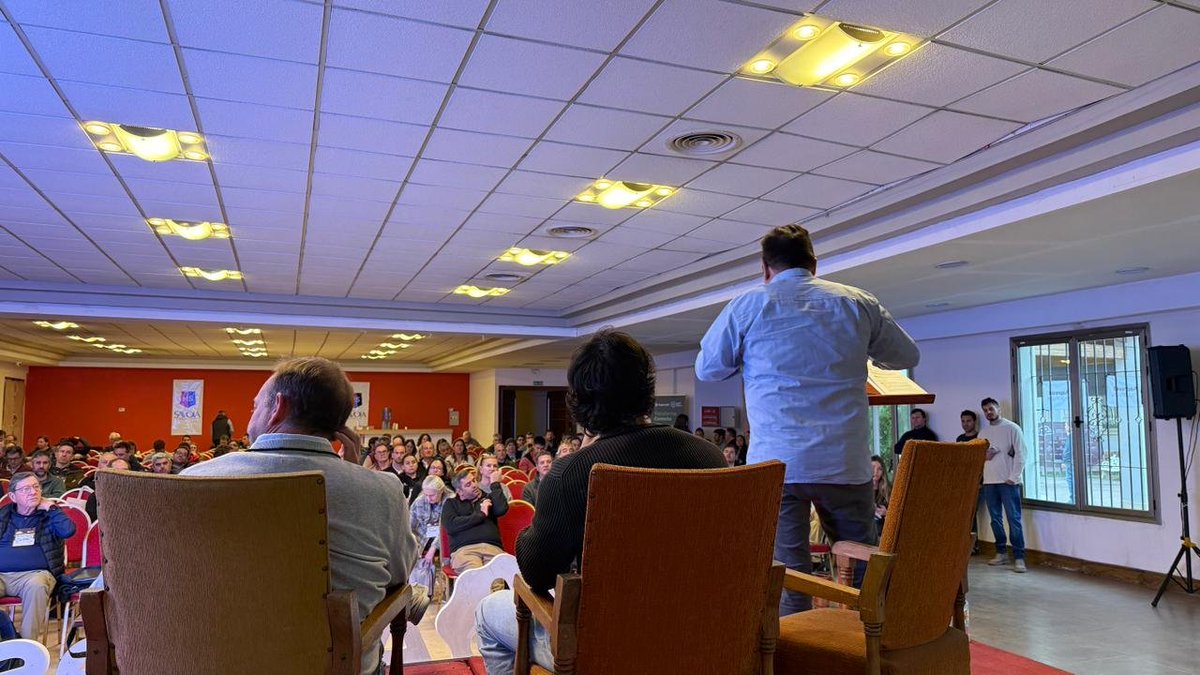 aapresid's tweet photo. 🍇EAR DÍA 3 | “Democratización de datos para digitalizar y agilizar las finanzas”

Junto a Banco  @bindARG  foco en cómo la tecnología y el acceso a la información pueden simplificar procesos y generar nuevas oportunidades. 💡📈 https://t.co/BGbvsgPCU6