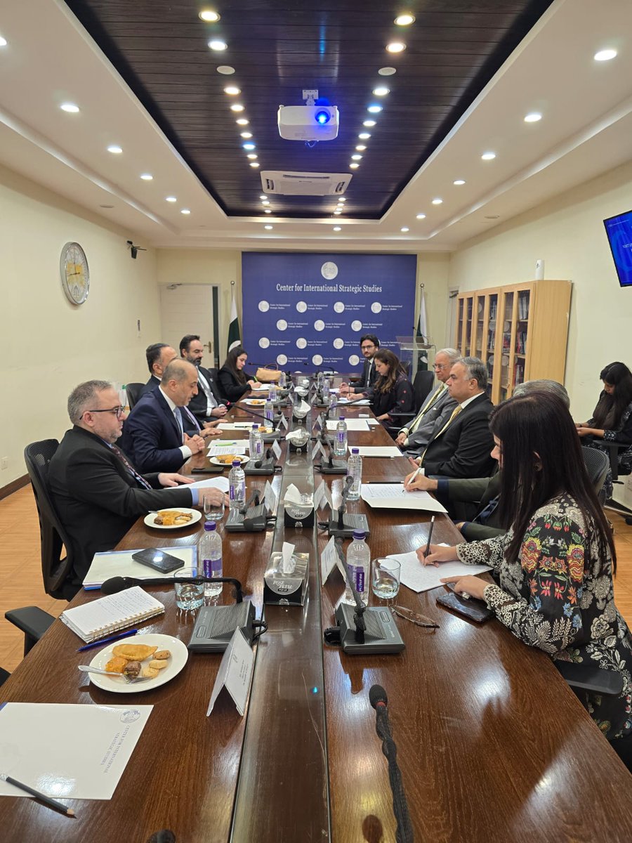 numanis's tweet photo. Pakistan’daki üçüncü gün temaslarımız kapsamında, ülkenin önde gelen araştırma odaklı yükseköğretim kurumlarından Quaid-i-Azam Üniversitesi ile düşünce kuruluşları @CISS_Islamabad ve @IPRI_Pak'ı ziyaret ederek Pakistan-Türkiye ilişkilerinin güçlendirilmesine yönelik değerlendirmelerde bulunduk.