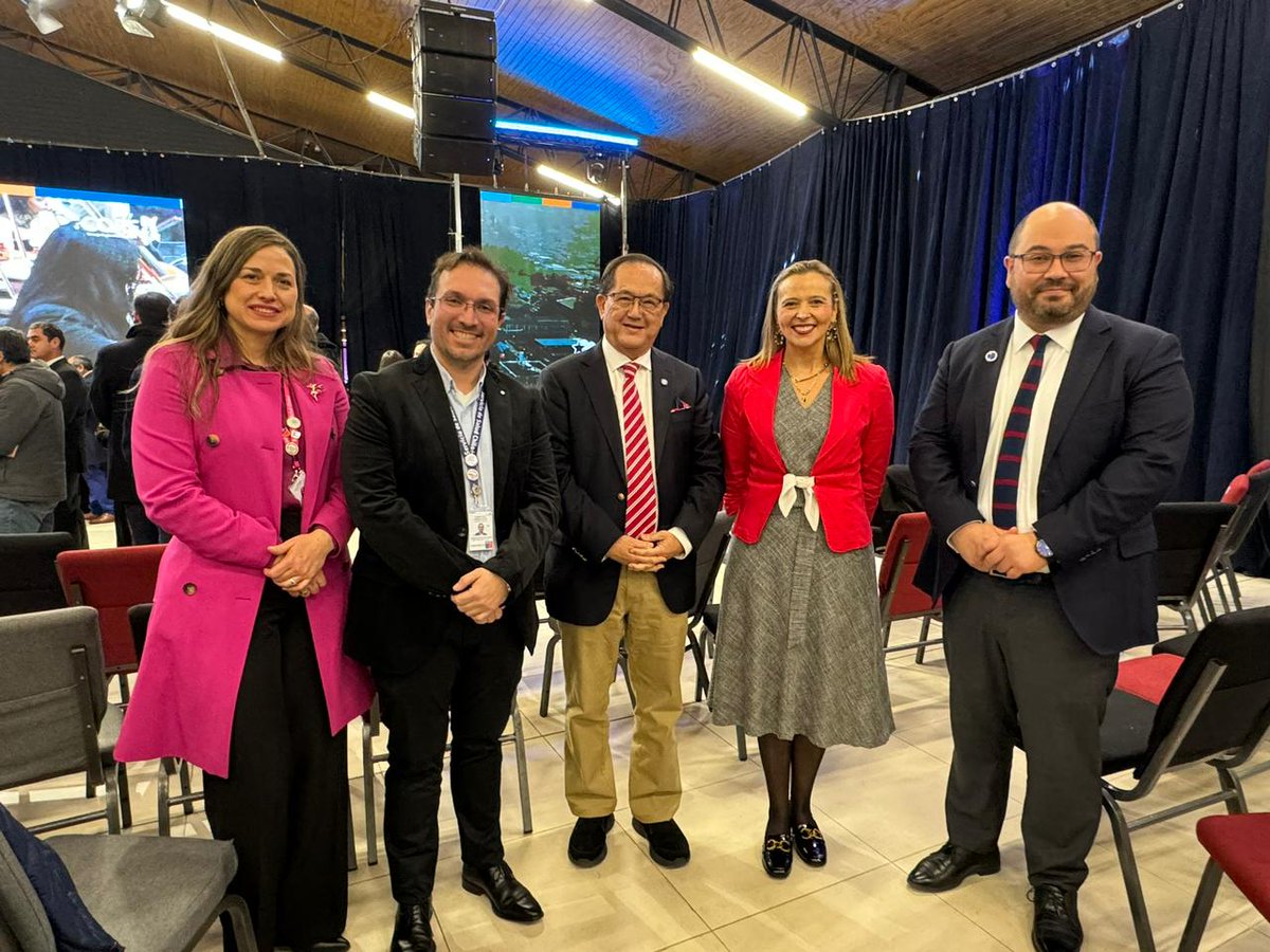 SaludChiloe's tweet photo. 👏El Gobernador Regional de Los Lagos, Alejandro Santana, rindió Cuenta Pública, instancia en la que participó el director del @SaludChiloe , Francisco Camilo,reafirmando el compromiso de continuar fortaleciendo el trabajo colaborativo en beneficio de las comunidades. https://t.co/YarY9mQaVp