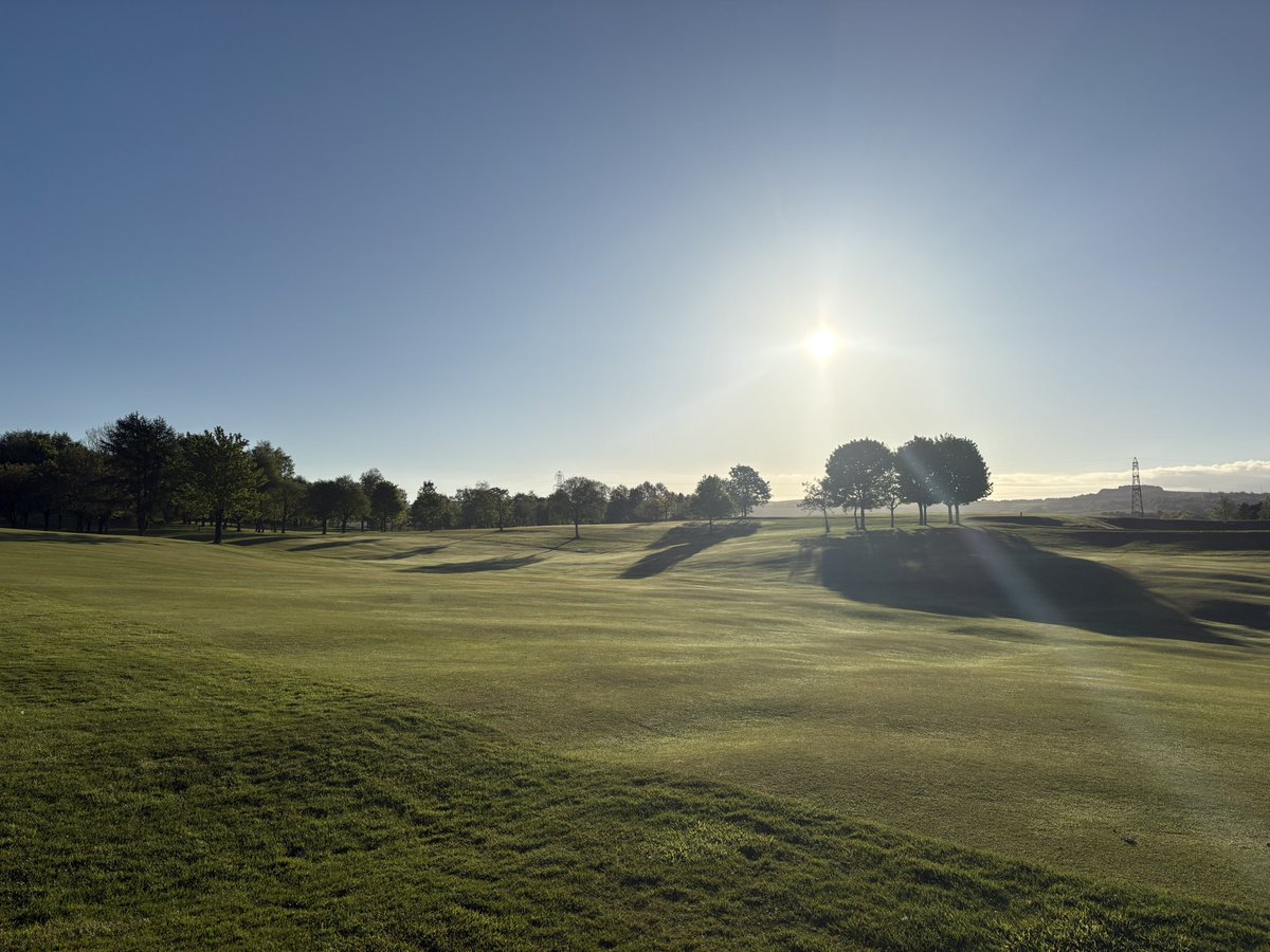 CRGCGreens's tweet photo. The course is looking great heading into the first major of the season tomorrow. The greens have recovered really well from Monday’s work. Play well all, have a good weekend⛳️🌱🍻 https://t.co/D6jDa8cly7