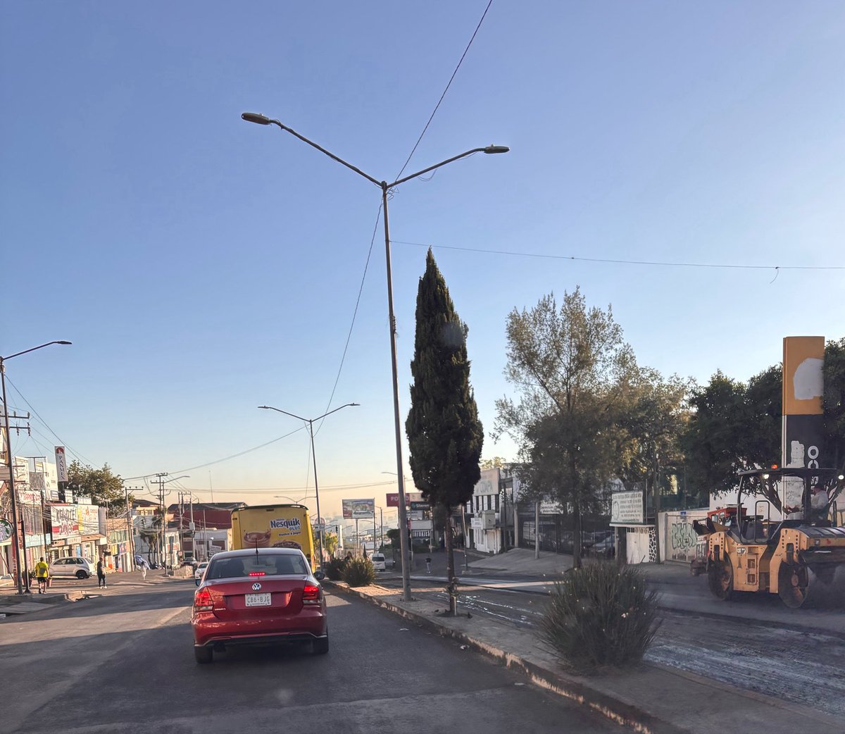 ichiric's tweet photo. @UCS_GCDMX @telediario @PabloVazC @MVSNoticias @MVSNoticias @ClaraBrugadaM @OVIALCDMX @TransitoCdMx @Gabyosoriohdz @TlalpanAl @adn40 @Reforma Picacho-Ajusco en Tlalpan, esq. pico de turquino, dirección periférico los que ocasionan el tránsito y hoy cerrados y súmenle esto https://t.co/O90FM0kuYC