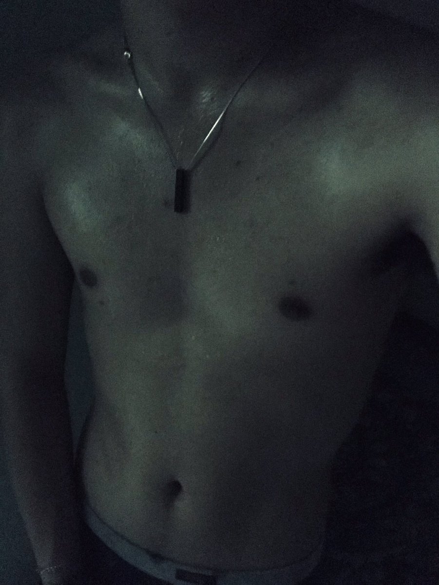 julkjayeleo's tweet photo. 😝 https://t.co/kYIkfGt50p