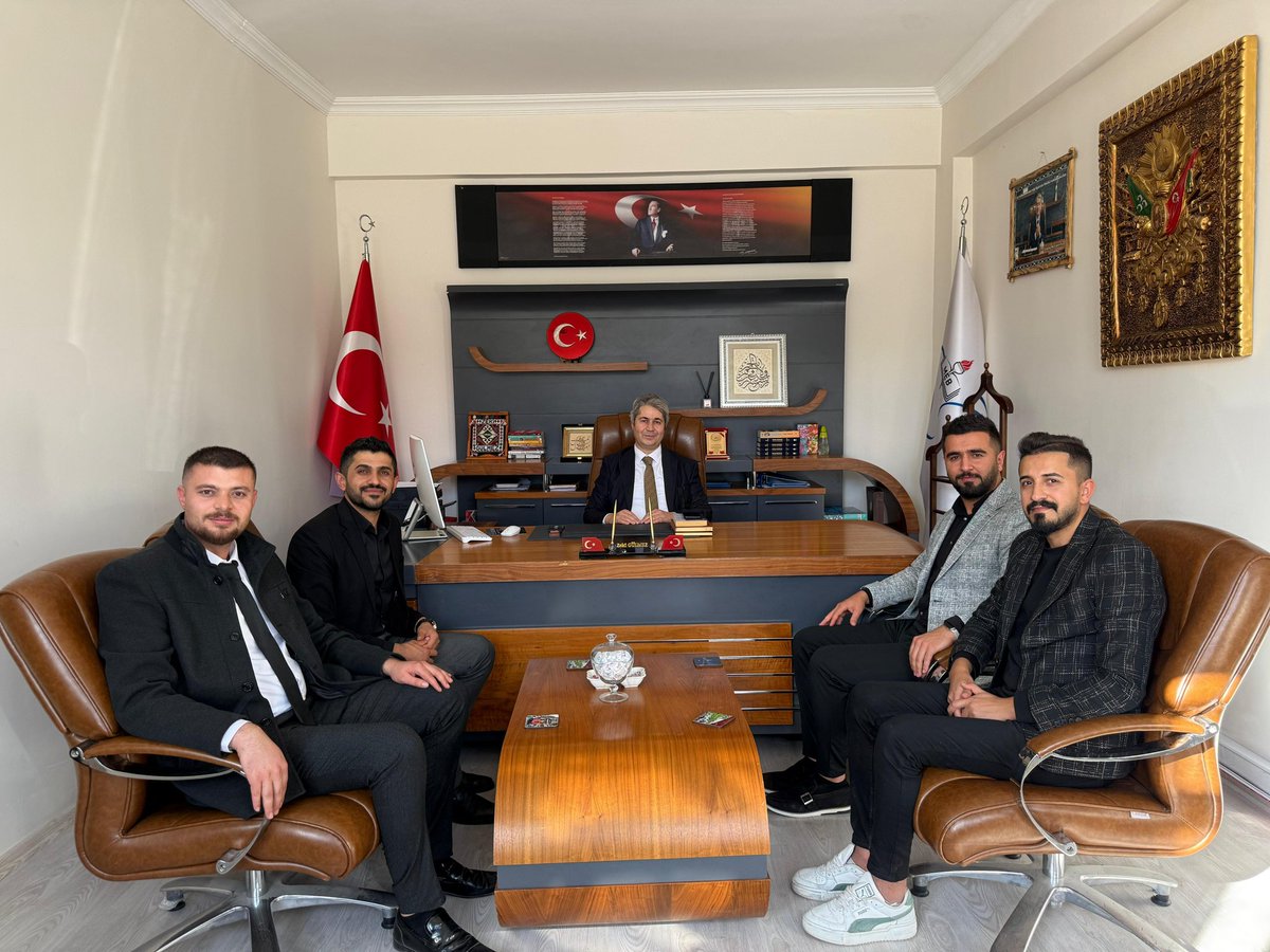 Gencmemursen_65's tweet photo. Genç Memur-Sen Van İl Başkanımız Sayın Özer Avcı ve yönetimi, İlçe Başkanımız Sayın Veysel Şahin ile birlikte Özalp İlçe Millî Eğitim Müdürümüz Sayın Zeki Gülmez’i ziyaret ettik. @_aliyalcin_ @mehmet_uca @mstemrebalci @Ozeravci65 https://t.co/mcvFk9LN24