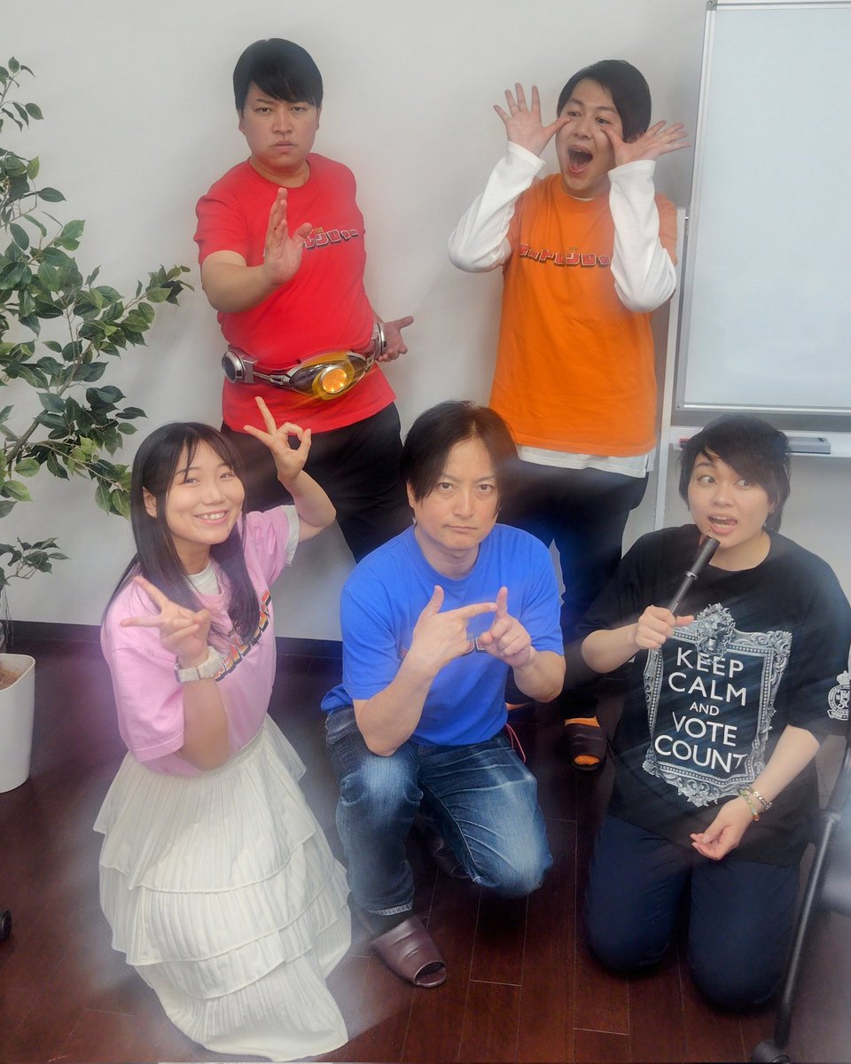 しん tweet media