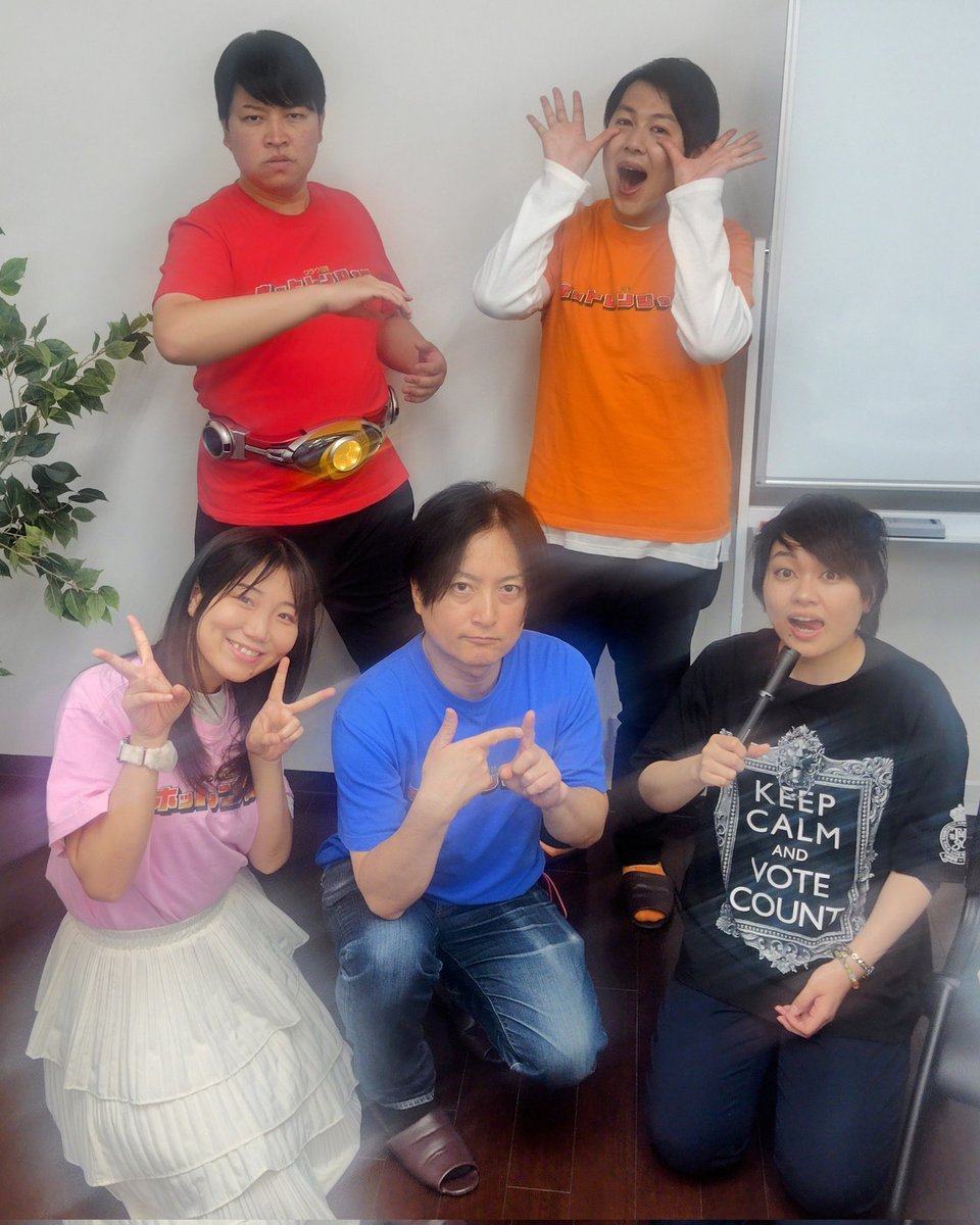 しん tweet media