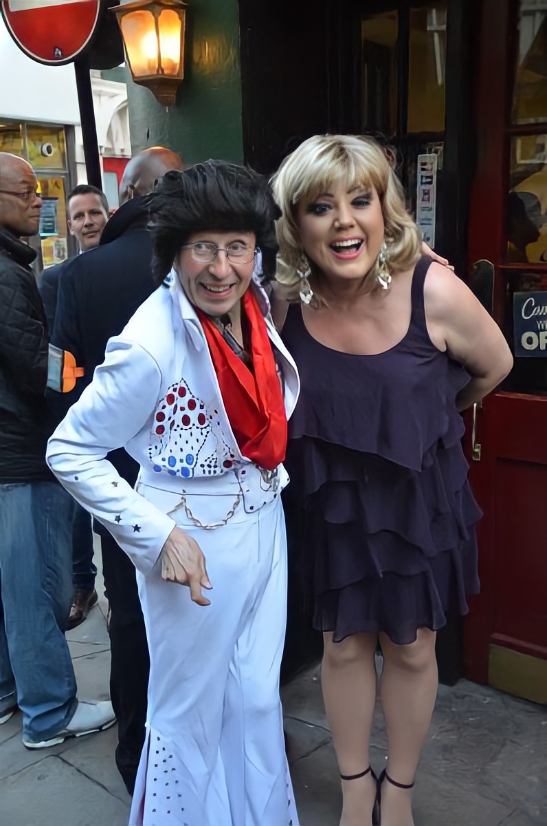 JeffKristian's tweet photo. With Soho legend Dave Elvis outside my show at Molly Moggs, London 2012 x https://t.co/wF2b5NwFXy