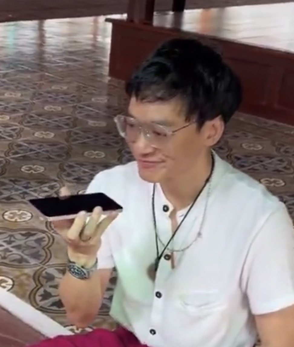 BrightMinho's tweet photo. แล้วพี่บี้เปิด Privacy Display 
มองไม่เห็น5555555555555555555555 https://t.co/4R4emNgRAV