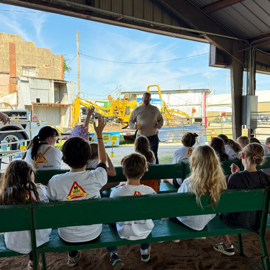 PAFSafetyDays's tweet photo. “The younger we start teaching safety, the safer our communities will be.”

— Kirk Moore, Atmos Energy

It starts early. It lasts a lifetime.

#RootedInSafety #PAFSafetyDays https://t.co/7t5NhX19N2