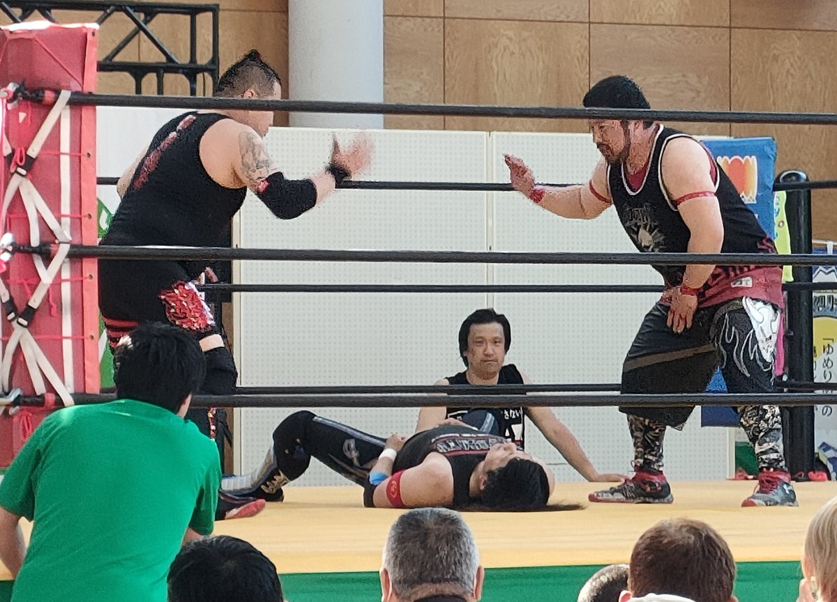 Saaki21987422's tweet photo. 5.10 プロレスリングDEWA@新庄
〈メインイベント➁〉
#デワプロ
#DPW
#SINDICATE https://t.co/e3o9ODNgUi