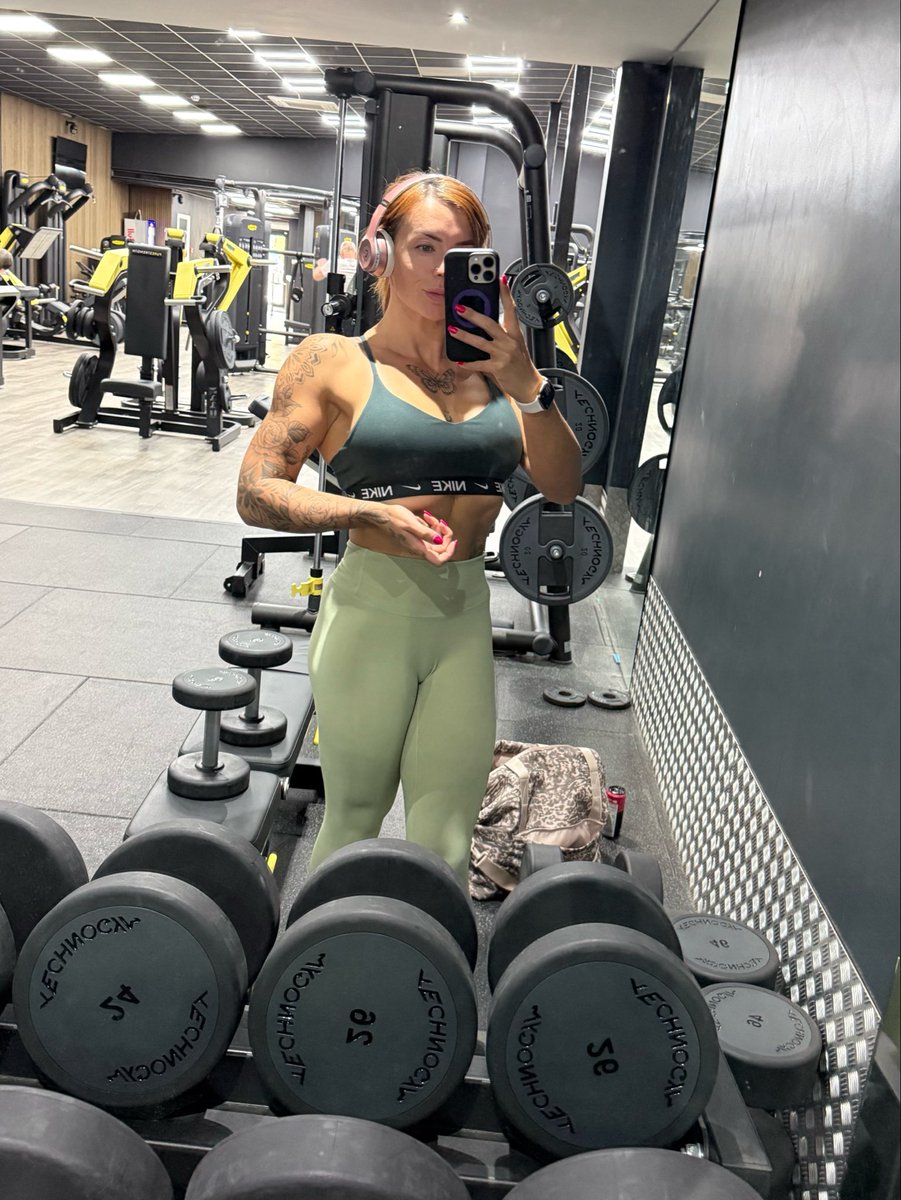 Gymwife tweet media