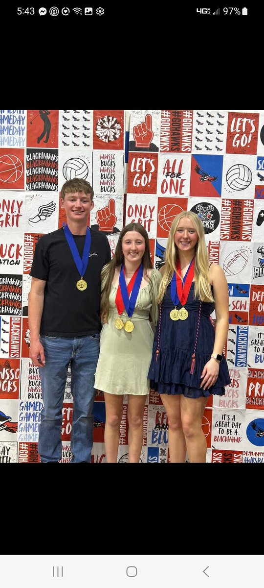 CoachRobBaruth's tweet photo. Hard to believe these 3 Graduate Today!! Time Flies! So proud of them! Many great things ahead! #prouddad #blessed https://t.co/rDzYjcDTrF