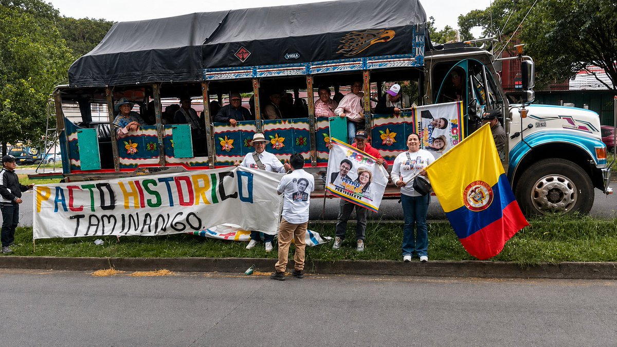 RobertDazaG's tweet photo. 💚🌱 #Hoy 15 de mayo, soplan los vientos del sur con #IvanCepedaPresidente #EnPrimera https://t.co/oQyxTvuTxj
